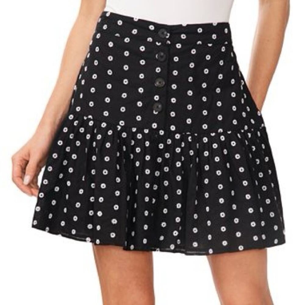 CECE Women's Embroidered Eyelet Tiered Button-Front Mini Skirt